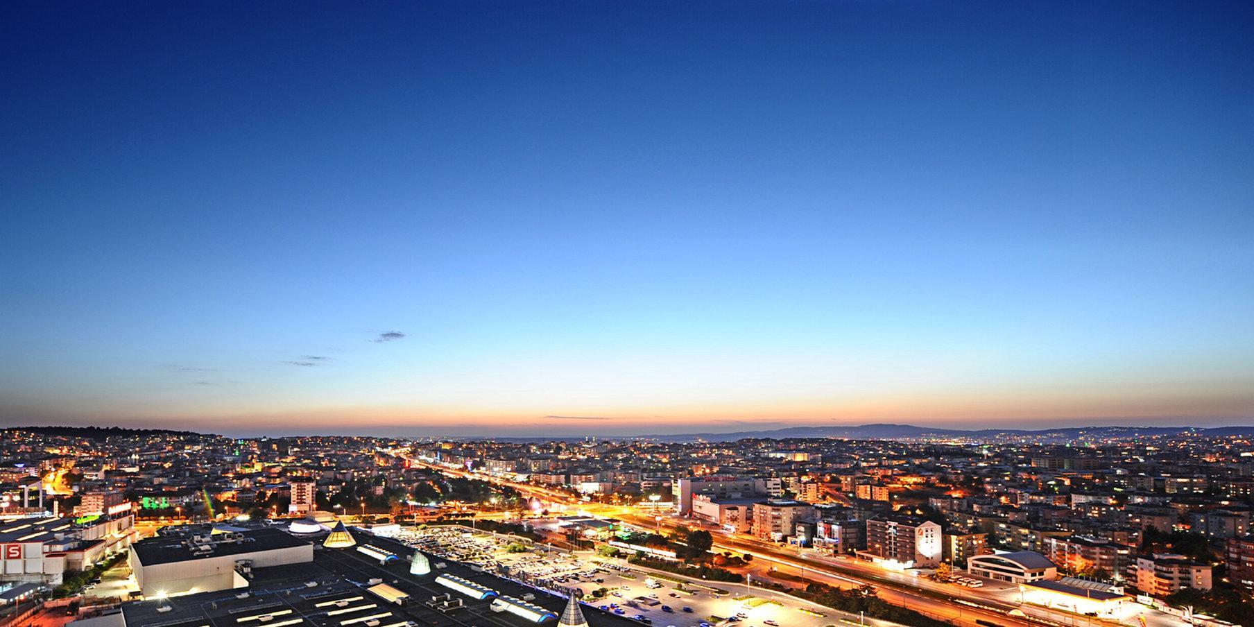 Crowne Plaza Bursa Convention Center & Thermal Spa By Ihg Eksteriør bilde View of the city at night