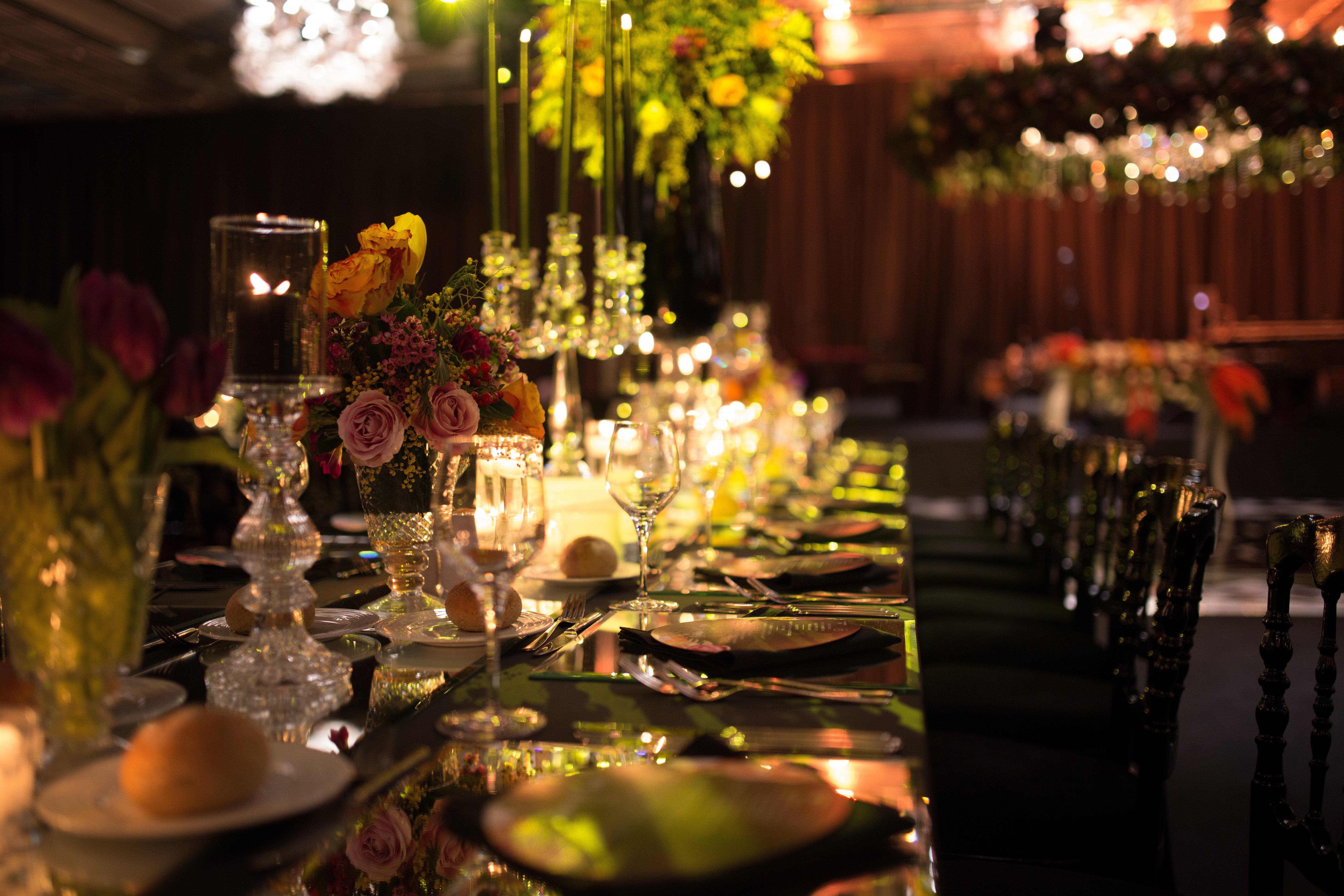 Crowne Plaza Bursa Convention Center & Thermal Spa By Ihg Eksteriør bilde A table set for a formal dinner
