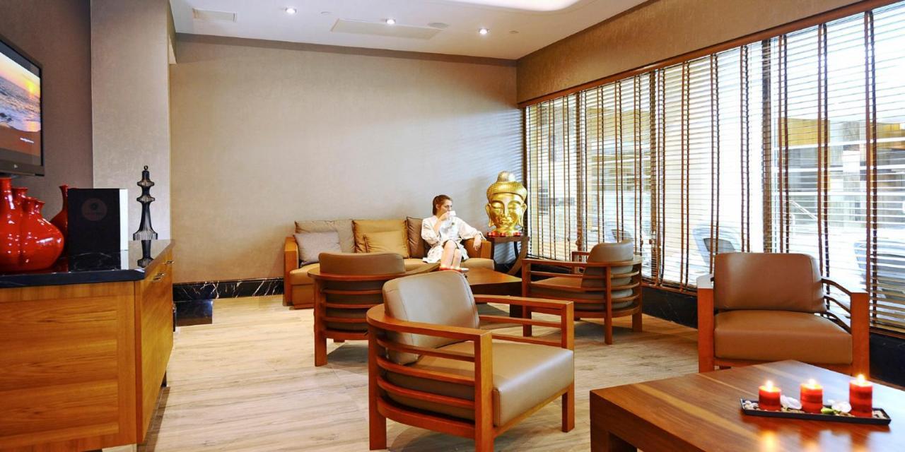 Crowne Plaza Bursa Convention Center & Thermal Spa By Ihg Eksteriør bilde The interior of the Thai Airways First Class Lounge at Suvarnabhumi Airport