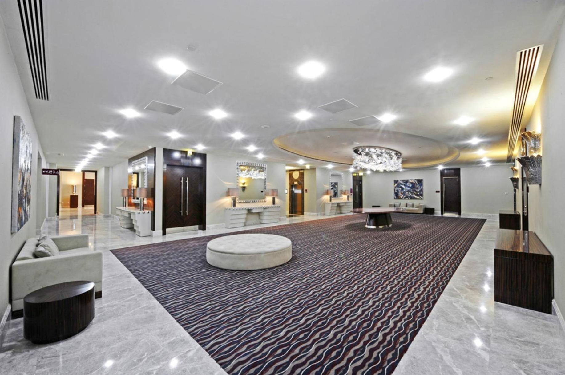 Crowne Plaza Bursa Convention Center & Thermal Spa By Ihg Eksteriør bilde The lobby of the hotel